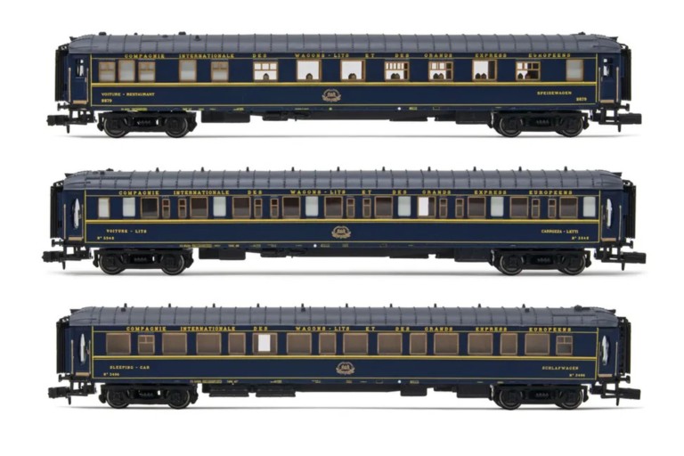 VOITURES SNCF UIC MINITRIX ECHELLE N 